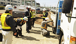 軌陸車の回転・脱出完了